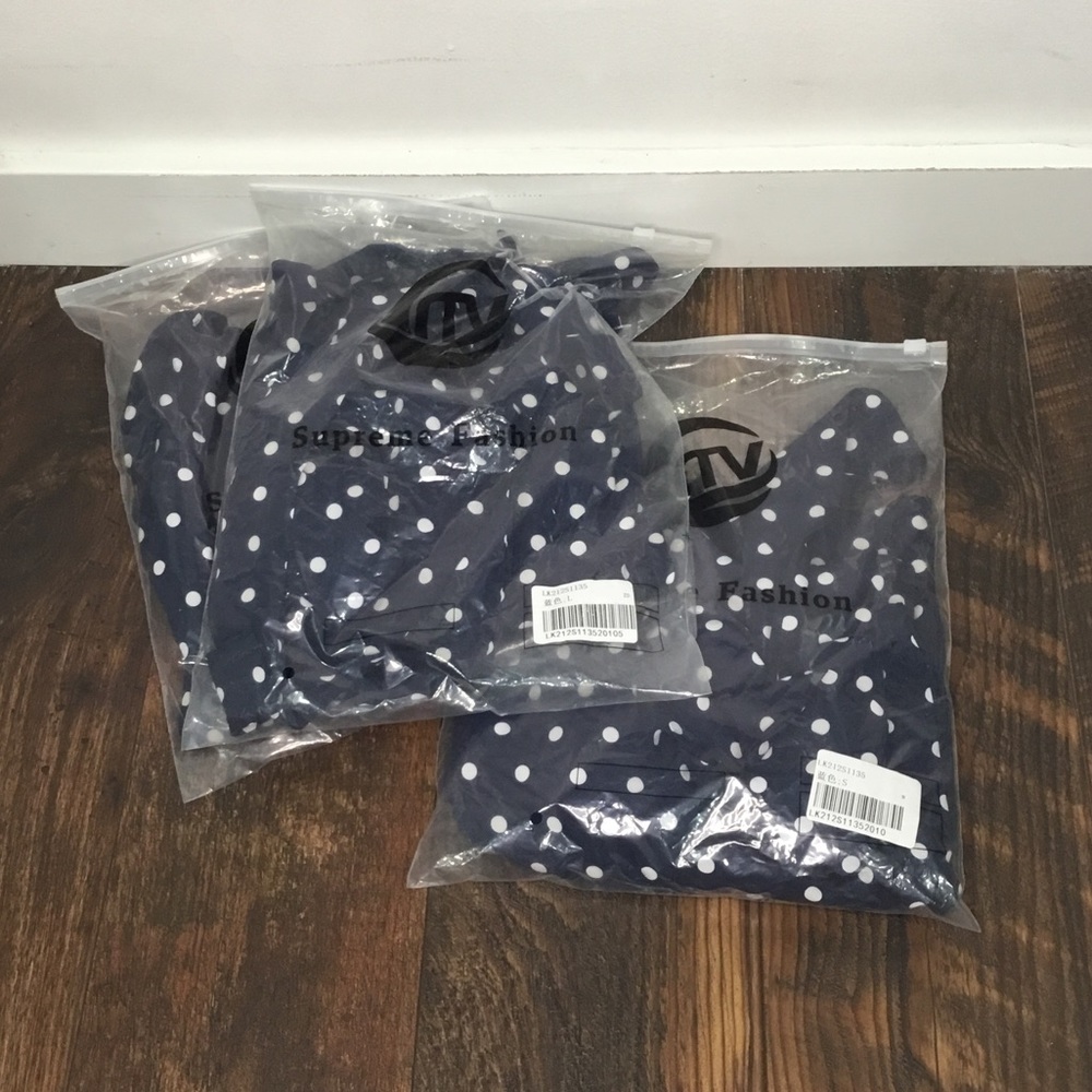 📣LAST ONE📣Polka Dot Short Romper - Picture 4 of 5